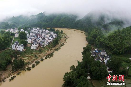 强降雨致江西116.3万人受灾 多地受淹严重