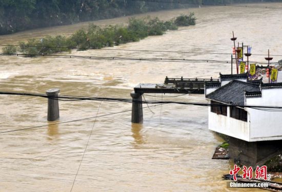 强降雨致江西116.3万人受灾 多地受淹严重