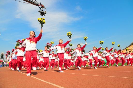 余干县举行首届全民健身运动会推动健身新热潮