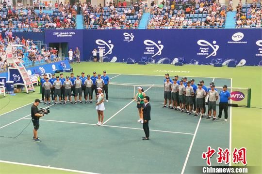 王蔷夺得2018江西网球公开赛女单冠军 创职业