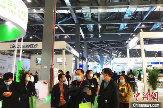 11月25日，2022中國（南昌）國際大健康產業大會暨博覽會在南昌開幕�！⌒靿粑摹z