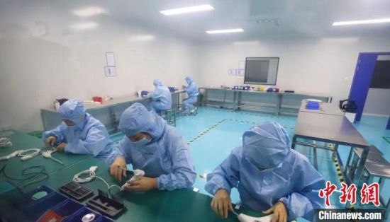 江西南昌医疗器械生产忙 推动生物医药产业乘势发展